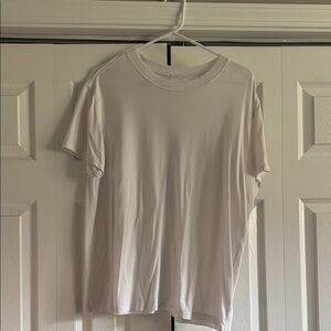 Lululemon classic white athletic top Crew Neck T-Shirt